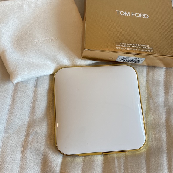 Tom Ford Soleil Contouring Compact - Picture 3 of 4